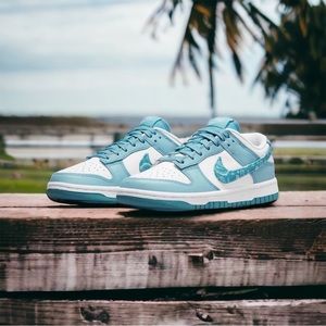 ✨NIKE✨ Blue Paisley Dunk Lows